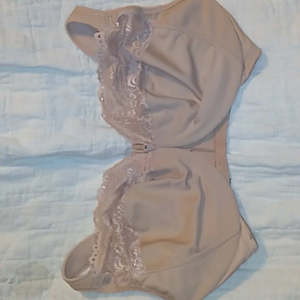 New Glamorise 44H Front Close bra